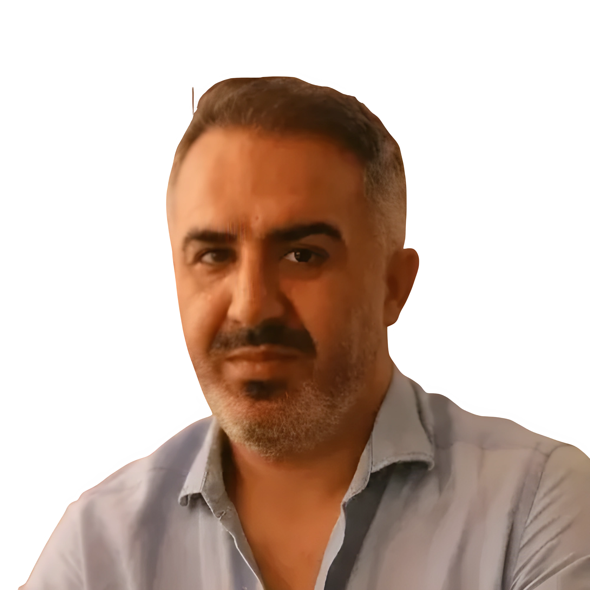 پرو وب 37 پرتره حرفهای مرتضی احسانی، مدیرعامل قطران موتور اویل (امارات)، از مشتریان نمایندگیشده توسط پرو وب.